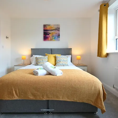 Apartment Luxury 4 Bed House With Gated Parking In The Heart Of Birmingham! Birmingham