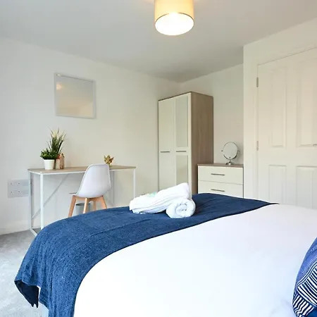 Luxury 4 Bed House With Gated Parking In The Heart Of Birmingham! Birmingham